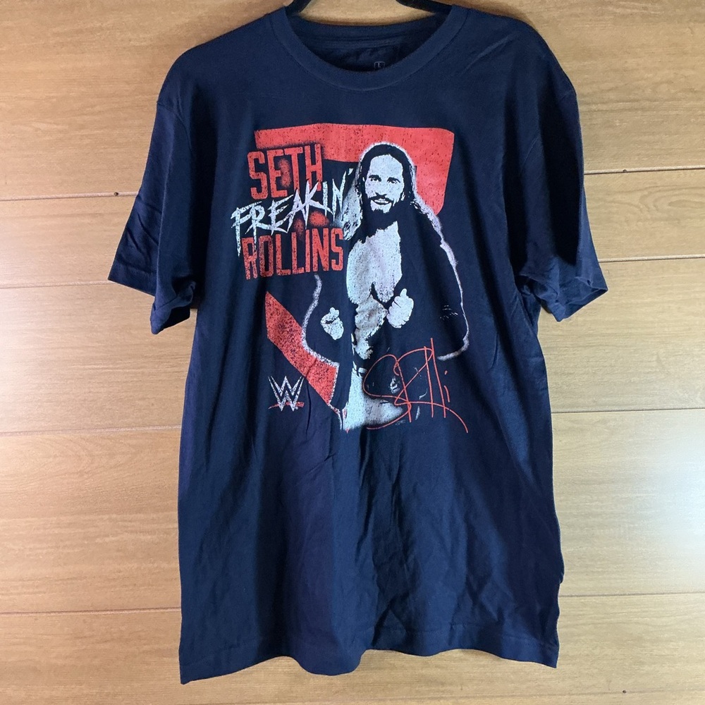 WWE Navy Red Seth Rollins Graphic short sleeve Tee Men’s Large NWOT